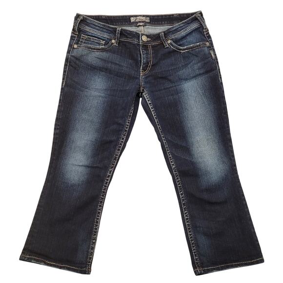 Silver Jeans Women's 32 Blue Low Rise Capri Aiko Kick Flare Denim Distressed - Picture 2 of 8